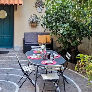 Casa Acquario Centro Mamaisongenova Apartment